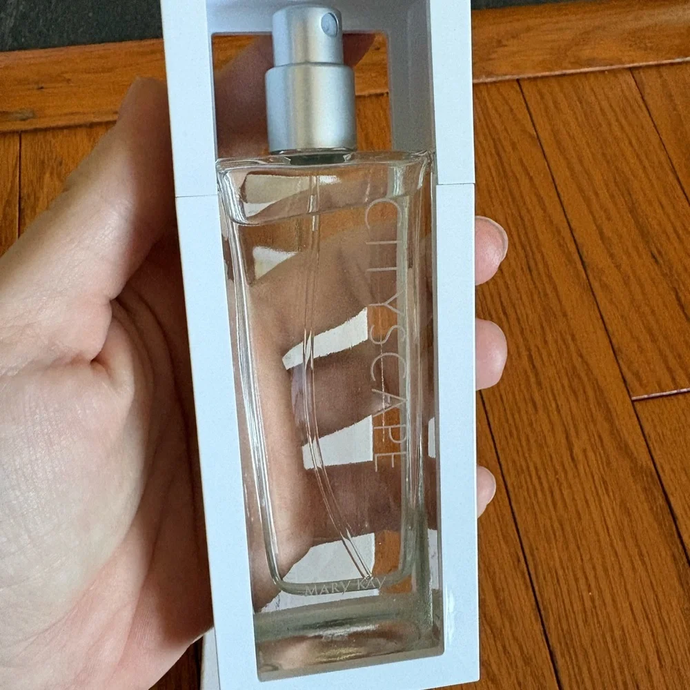 Mary Kay Cityscape Perfume, 1.7 fl. Oz. - Picture 2 of 5